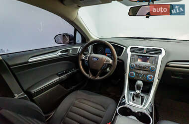 Седан Ford Fusion 2015 в 
