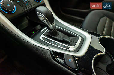 Седан Ford Fusion 2015 в 