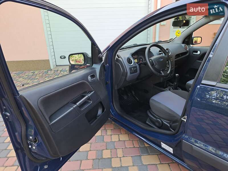 Хэтчбек Ford Fusion 2008 в Умани