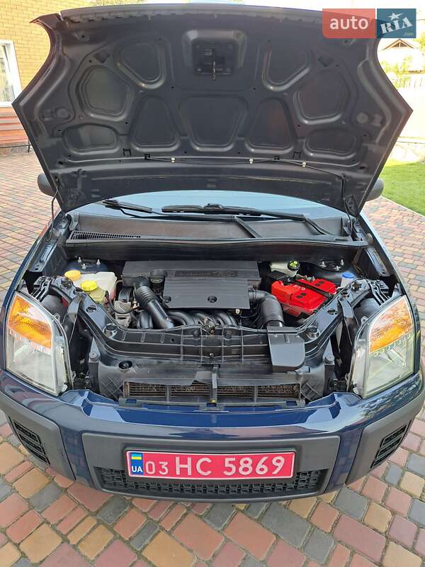 Хэтчбек Ford Fusion 2008 в Умани