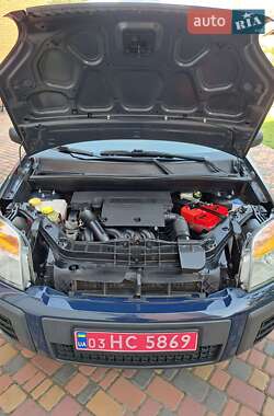 Хэтчбек Ford Fusion 2008 в 