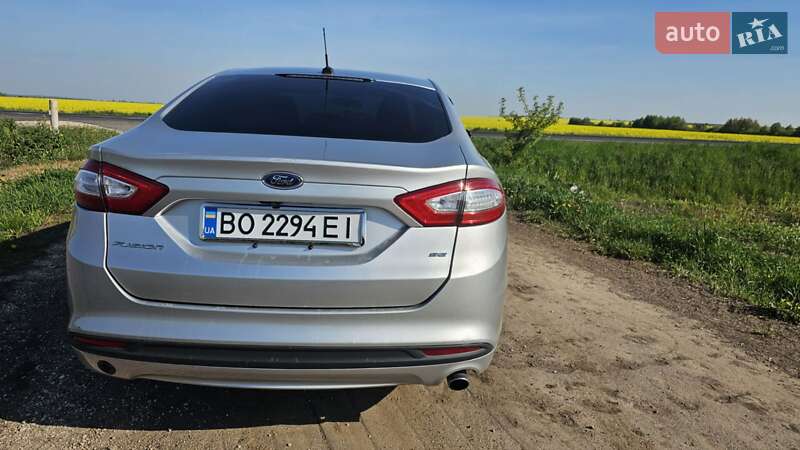 Седан Ford Fusion 2016 в Чорткове