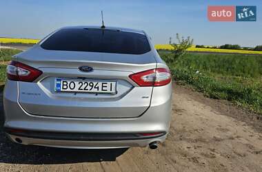 Седан Ford Fusion 2016 в 