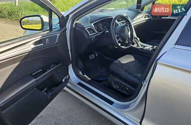 Седан Ford Fusion 2016 в 