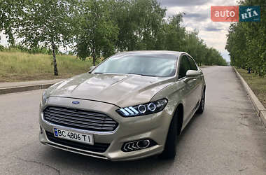 Седан Ford Fusion 2015 в 