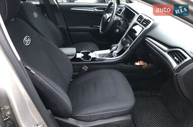 Седан Ford Fusion 2015 в 