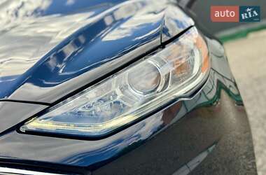 Седан Ford Fusion 2017 в 