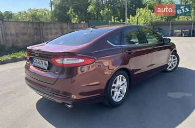 Седан Ford Fusion 2015 в 