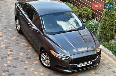 Седан Ford Fusion 2015 в 