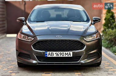 Седан Ford Fusion 2015 в 
