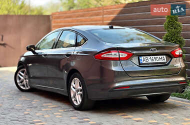 Седан Ford Fusion 2015 в 