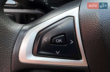 Седан Ford Fusion 2015 в 