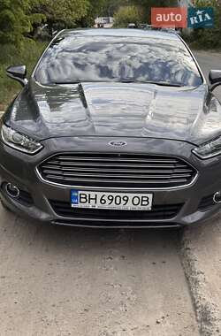Седан Ford Fusion 2015 в 
