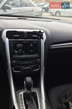 Седан Ford Fusion 2015 в Львові