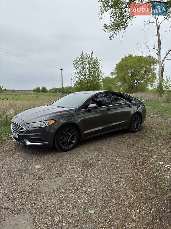 Седан Ford Fusion 2016 в 