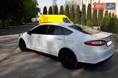Седан Ford Fusion 2015 в 