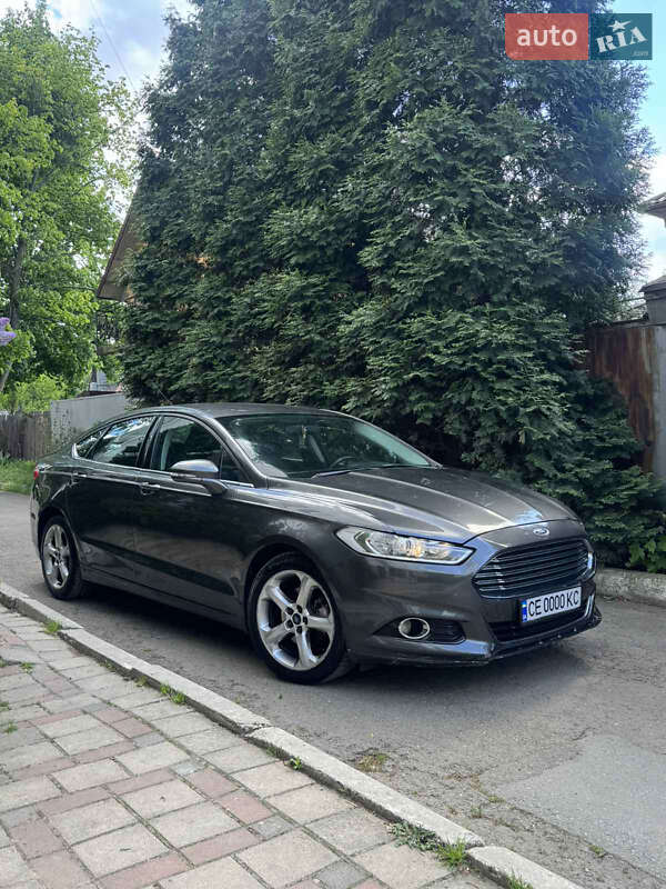 Седан Ford Fusion 2015 в Чернівцях