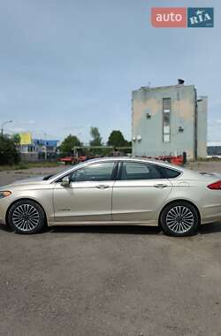 Седан Ford Fusion 2019 в 