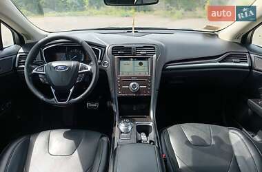 Седан Ford Fusion 2019 в 
