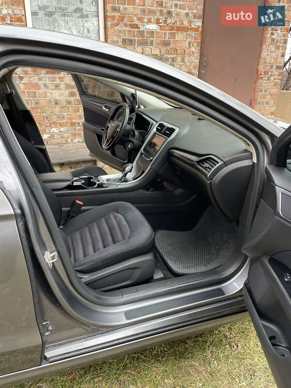 Седан Ford Fusion 2014 в Ивано-Франковске