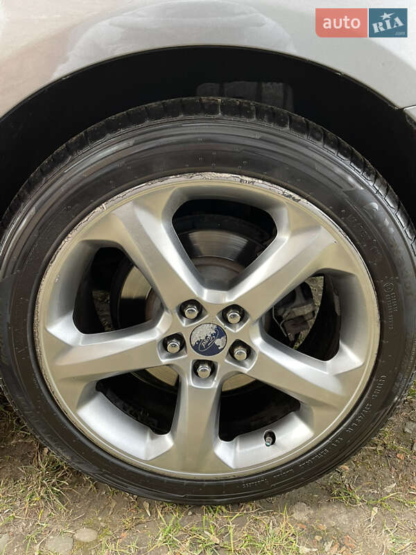 Седан Ford Fusion 2014 в Ивано-Франковске