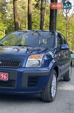 Хэтчбек Ford Fusion 2008 в 