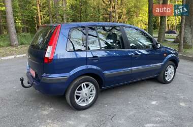 Хэтчбек Ford Fusion 2008 в 
