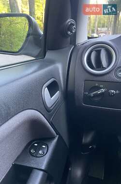 Хэтчбек Ford Fusion 2008 в 