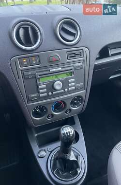 Хэтчбек Ford Fusion 2008 в 