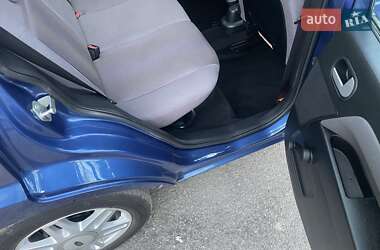 Хэтчбек Ford Fusion 2008 в 