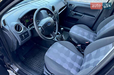 Хэтчбек Ford Fusion 2009 в 