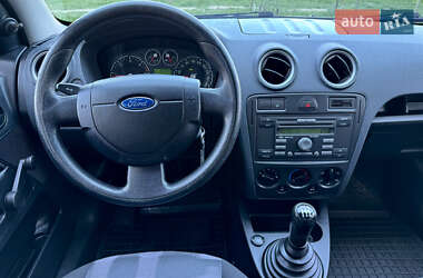 Хэтчбек Ford Fusion 2009 в 