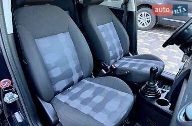 Хэтчбек Ford Fusion 2009 в 