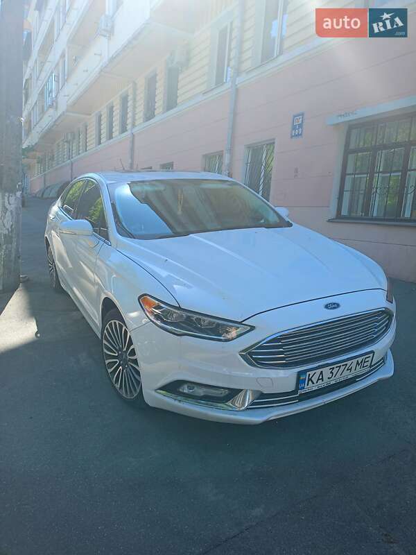 Седан Ford Fusion 2018 в 
