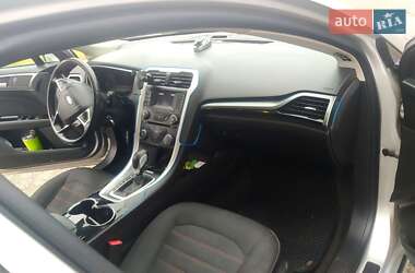 Седан Ford Fusion 2014 в 