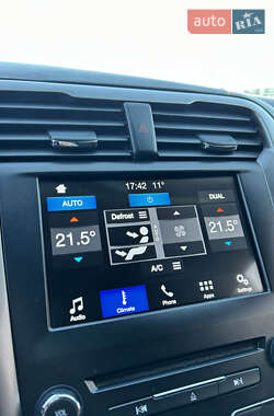 Седан Ford Fusion 2018 в 