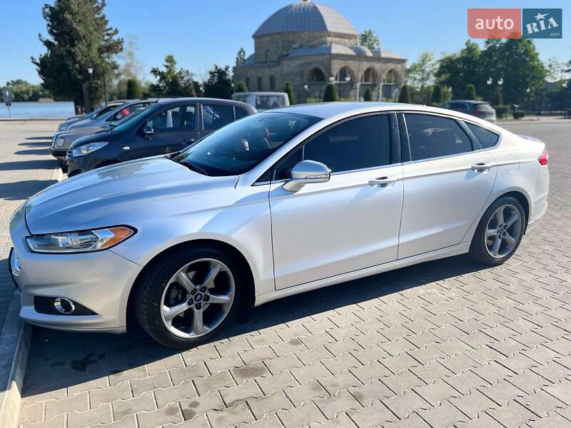 Седан Ford Fusion 2015 в Измаиле