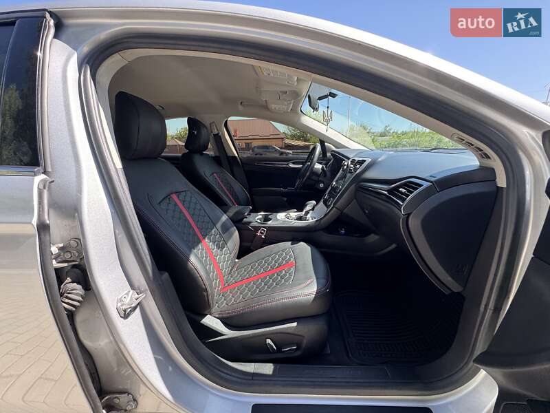 Седан Ford Fusion 2015 в Измаиле