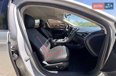 Седан Ford Fusion 2015 в 