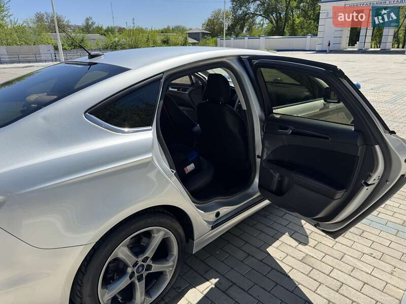 Седан Ford Fusion 2015 в Измаиле