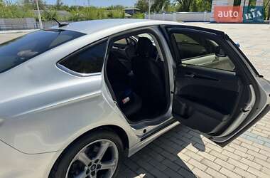 Седан Ford Fusion 2015 в 