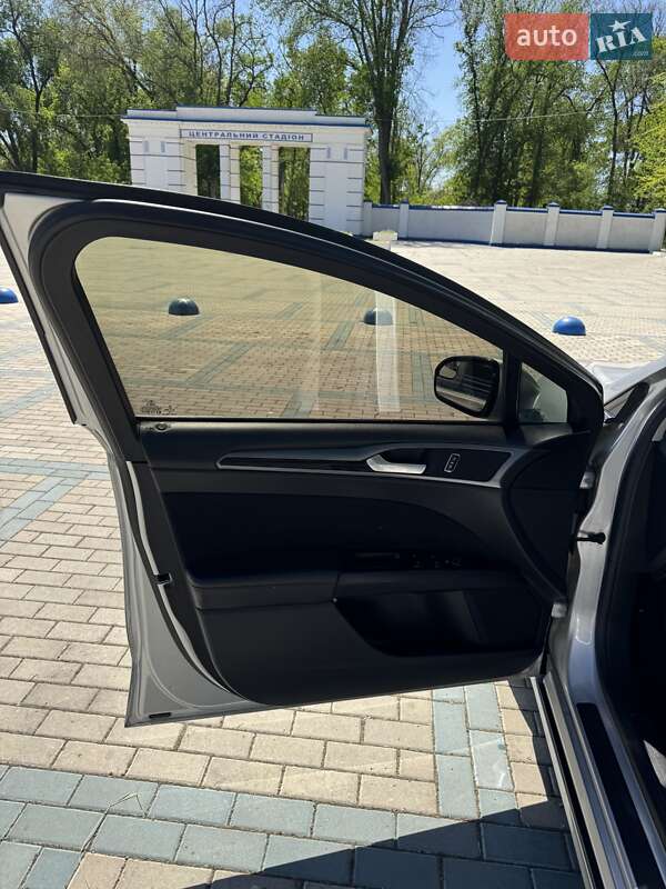 Седан Ford Fusion 2015 в Измаиле