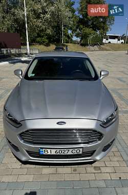 Седан Ford Fusion 2015 в 