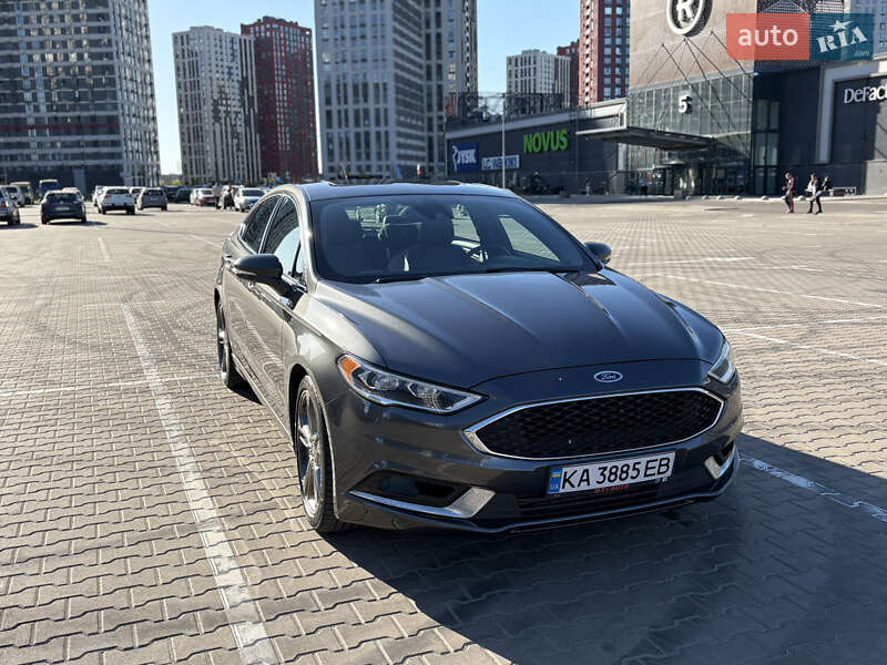Седан Ford Fusion 2016 в 
