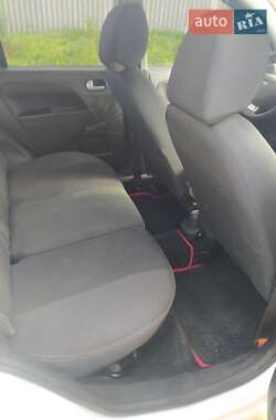 Хэтчбек Ford Fusion 2010 в 