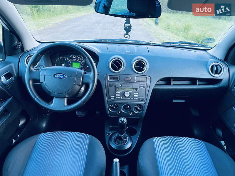 Хэтчбек Ford Fusion 2007 в Мукачево