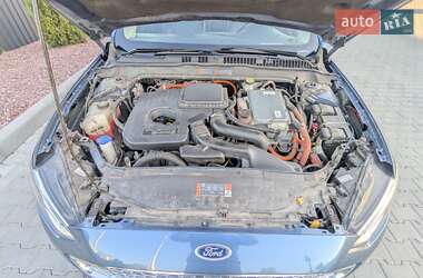 Седан Ford Fusion 2018 в 