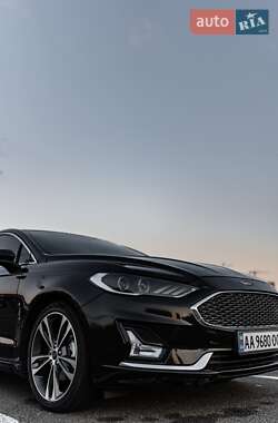 Седан Ford Fusion 2018 в 