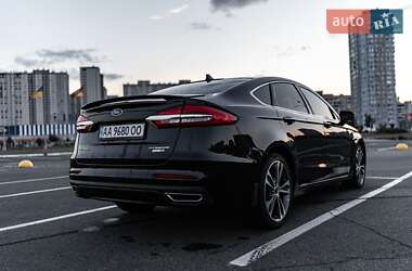 Седан Ford Fusion 2018 в 