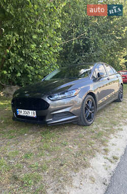 Седан Ford Fusion 2015 в Львове